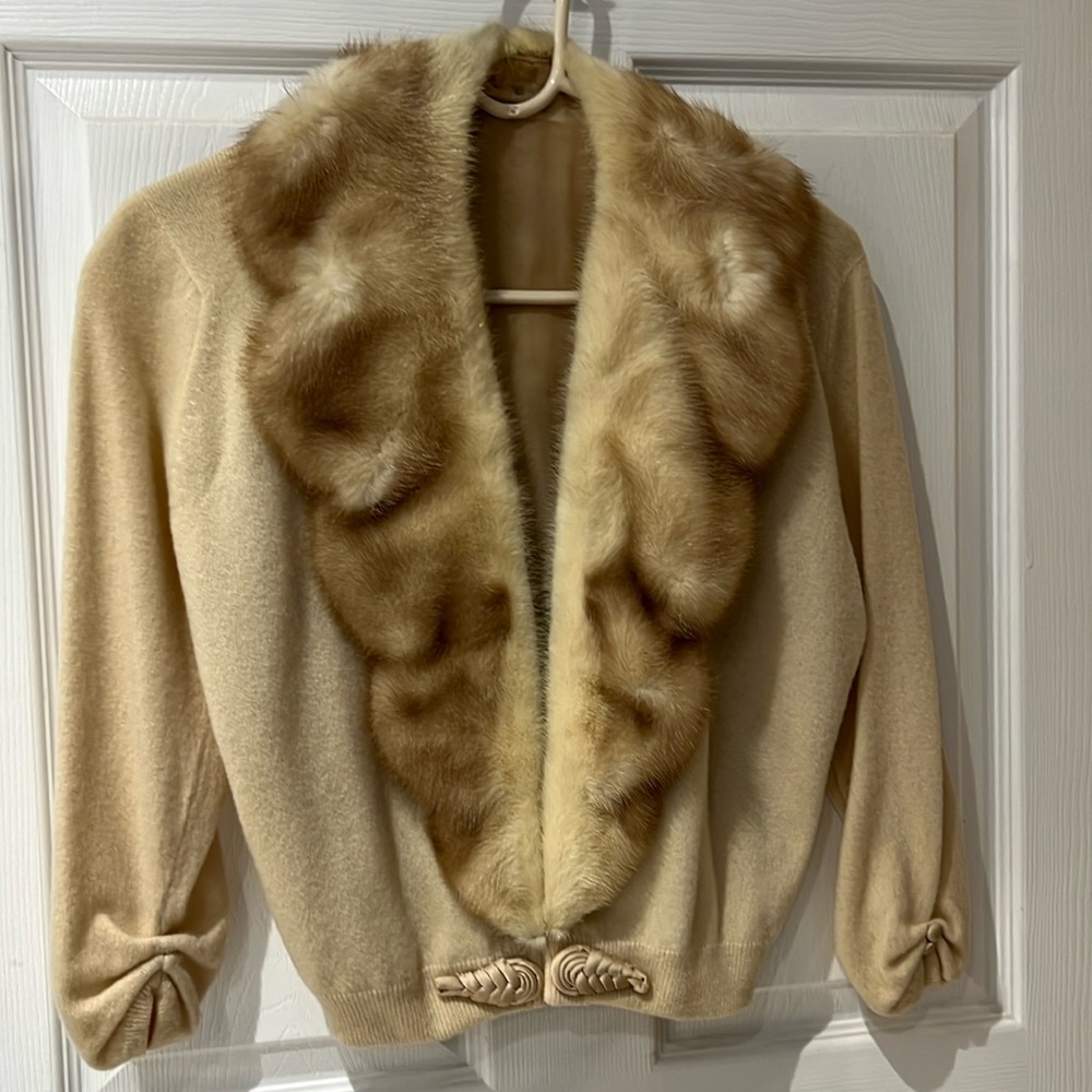 Off white cashmere 3/4 sleeved sweater